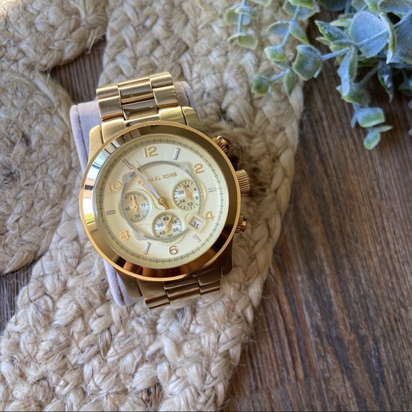 ⏱️ Men’s Gold Michael Kors Watch | Classic Style - Picture 5 of 15